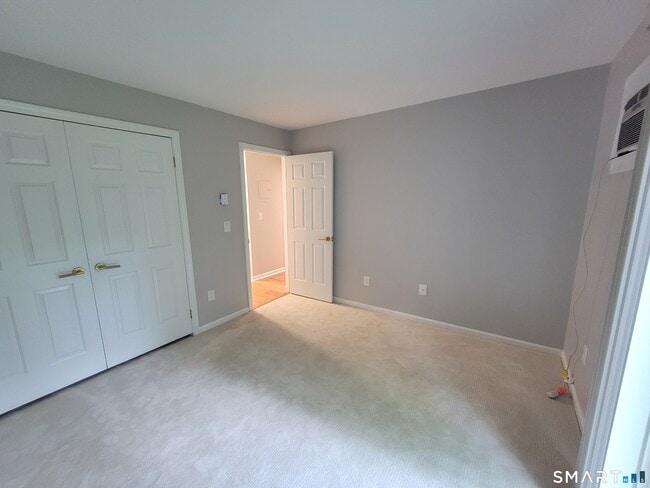 Building Photo - 303 Willow Springs