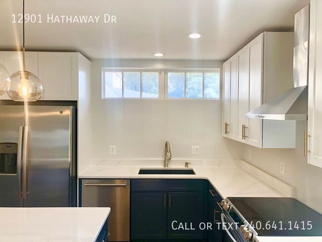 Building Photo - 12901 Hathaway Dr