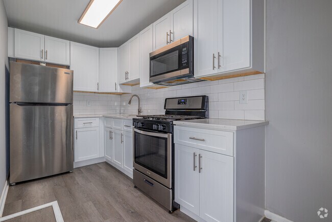 2BR, 1BA - 950SF - Walnut Street