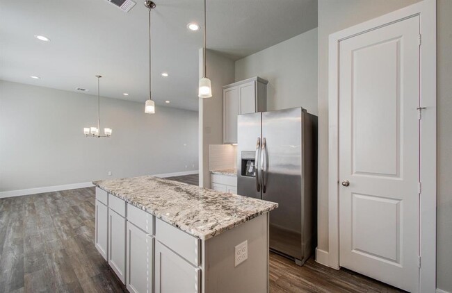 Building Photo - 1741 Cove Cres Ct