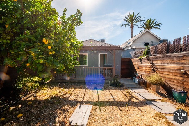 Building Photo - 314 S Gless St