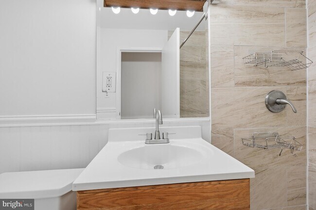 Building Photo - 12027 Devilwood Dr