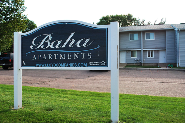 Building Photo - Baha Townhouses