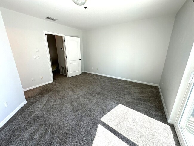 Building Photo - TIERRA VERDE - Updated Unfurn. Annual - 3 BR/3.5 BA, 2 CG Tandem Garage