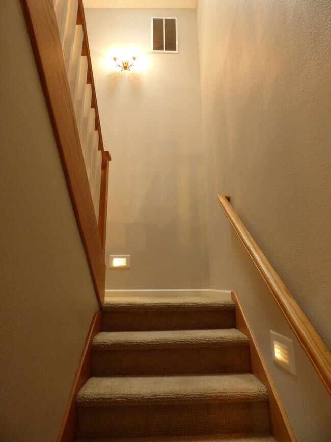 Building Photo - Rent Special: 1/2 Off First Full Month's Rent