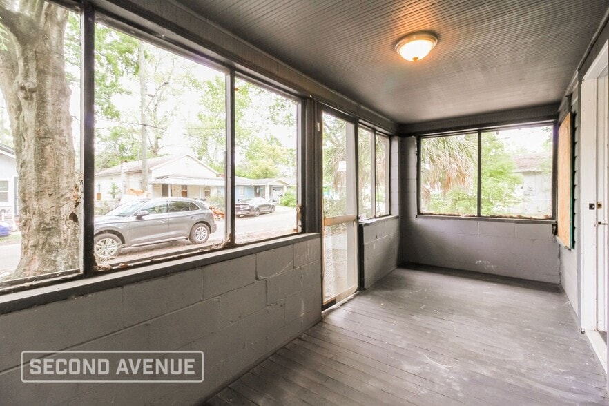 Building Photo - 1522 W 22nd St