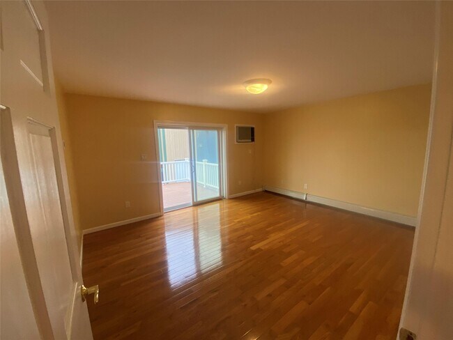 Building Photo - 286 Cricket Hill Rd
