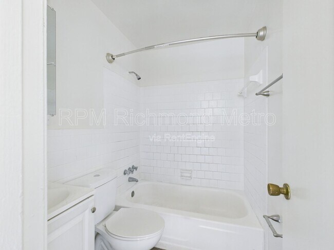 Building Photo - 3202 Midlothian Tpke