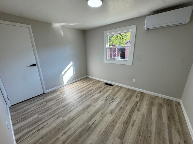 Building Photo - 5510 Arrowhead Blvd