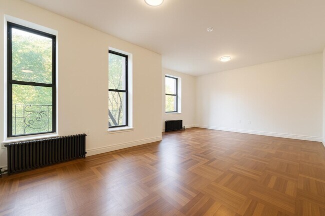 Building Photo - 611 W 137th St