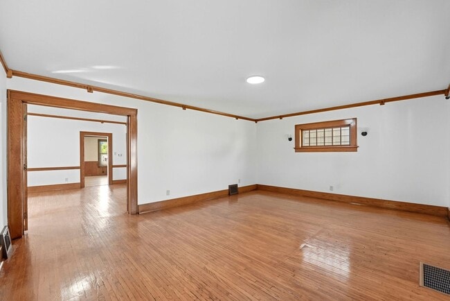 Building Photo - NEW LISTING! Spacious 3-Bedroom Home with ...