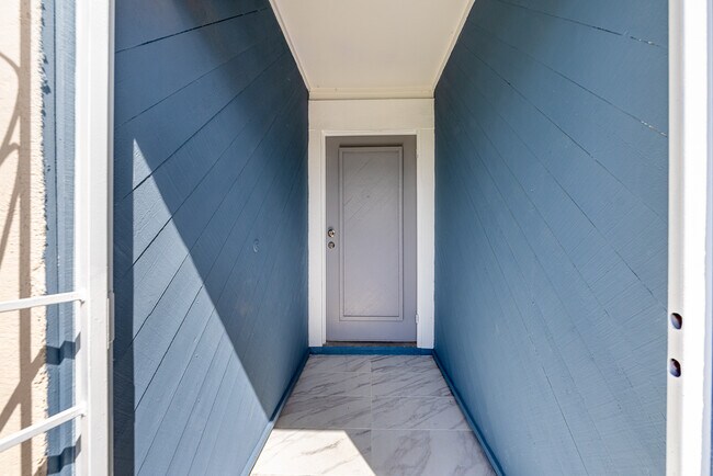 Building Photo - 3482 Alonquin Way