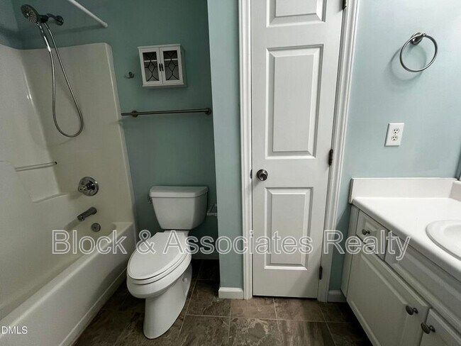 Building Photo - 214 Castle Hayne Dr