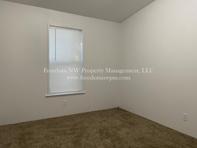 Building Photo - 908 Vienna St