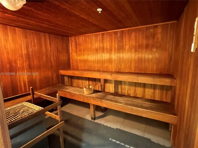 Building Photo - 90 SW 3rd St