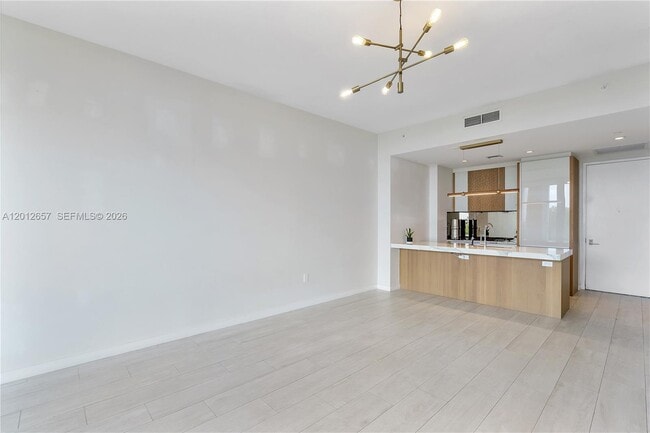 Building Photo - 2831 S Bayshore Dr