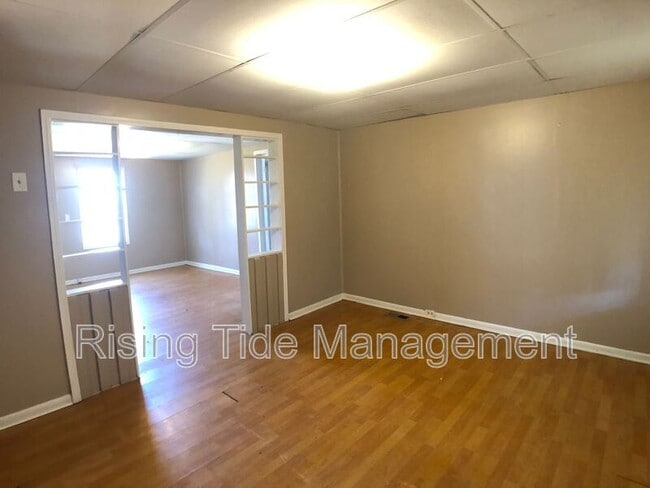 Building Photo - 1208 Waverly St