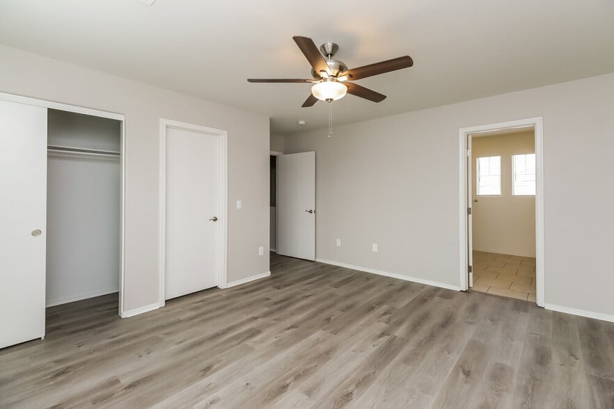 Building Photo - 4025 W Park St