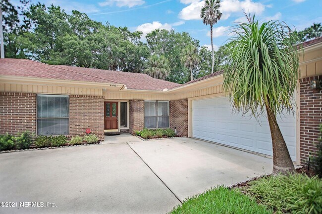 Building Photo - 4401 Cypress Creek Dr