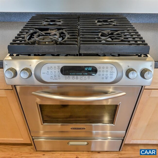 Building Photo - 200 Douglas Ave