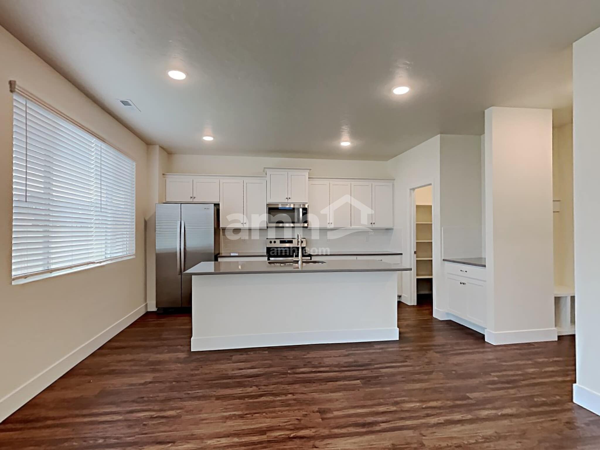 Building Photo - 9472 W Chino St