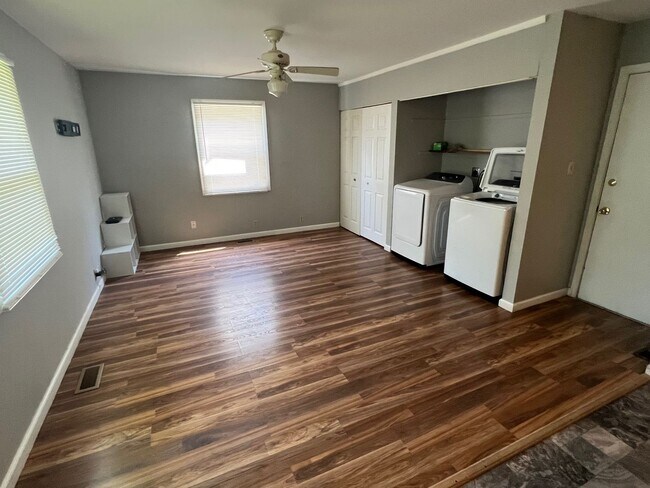 Building Photo - 3 Bedroom Ranch in Southwood - Available S...