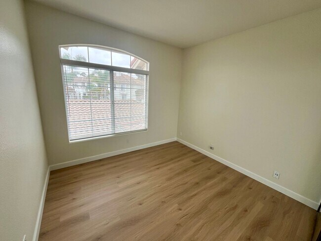 Building Photo - Gorgeous 3 bedroom 2 bath Rancho del Oro C...