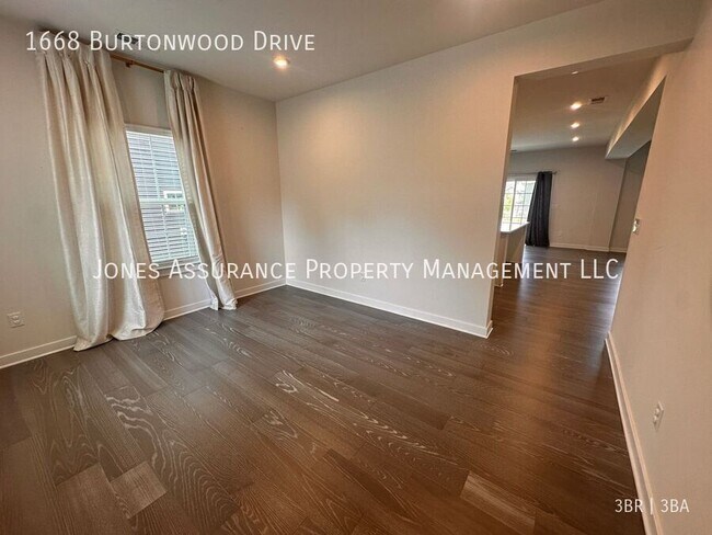 Building Photo - 1668 Burtonwood Dr