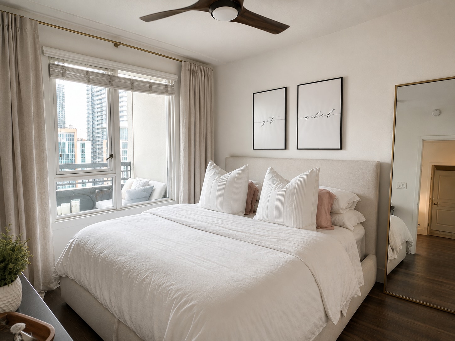 Master Bedroom - 300 W Beech St