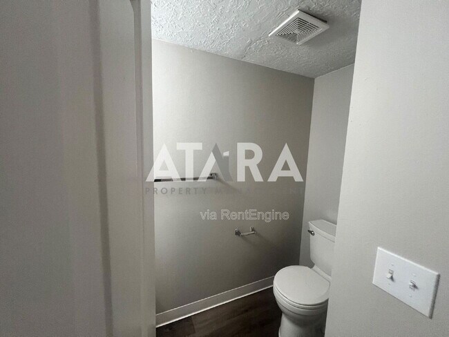 Building Photo - 4247 S Hwy 89