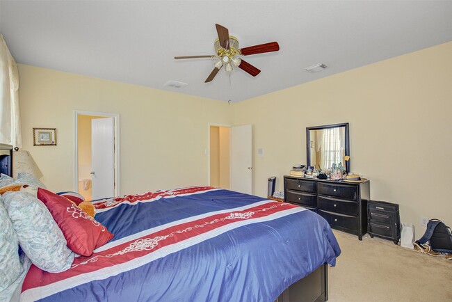 Building Photo - 29642 Legends Green Dr