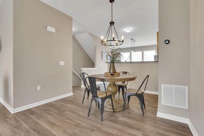 Building Photo - 483 Autumn Ridge Cir