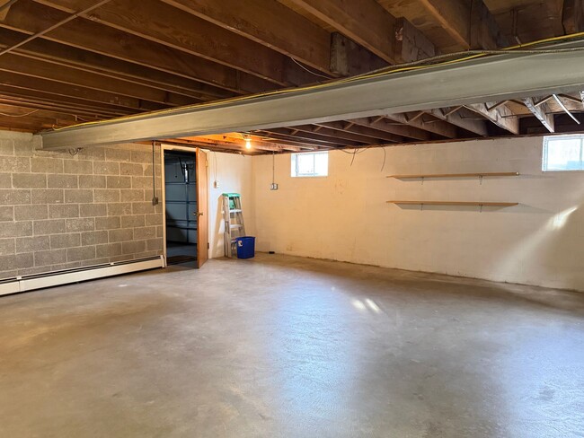 Building Photo - Charming 2 Bedroom Home in Prime Lititz Location - Attached Garage & Large Unfinished Basement