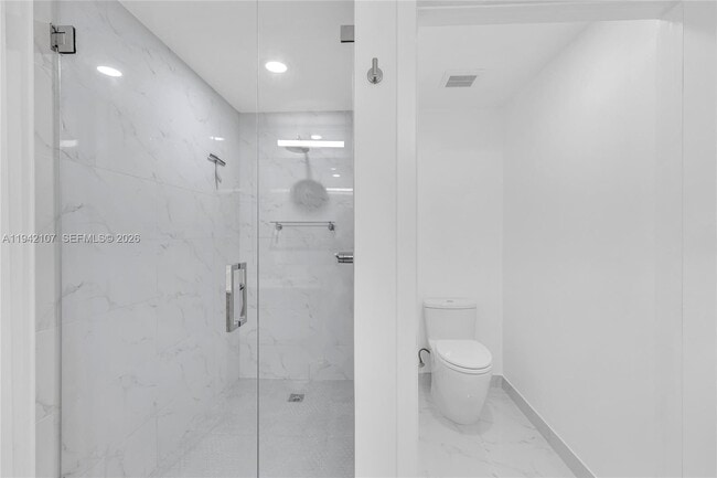 Building Photo - 16385 Biscayne Blvd