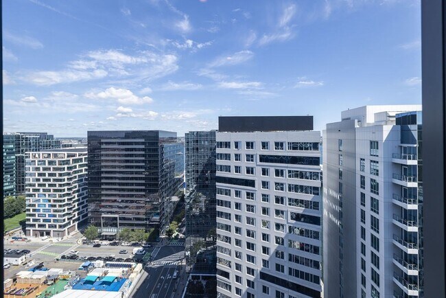 Building Photo - 133 Seaport Blvd
