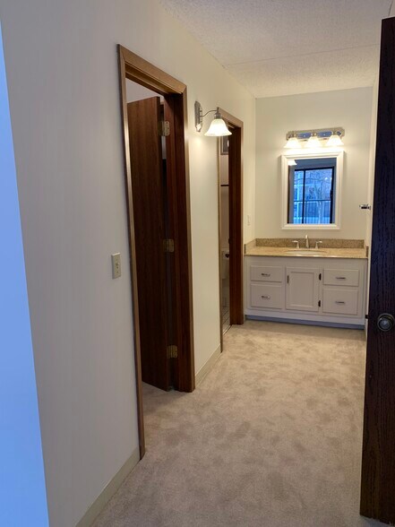 Master Bathroom - 10531 Cedar Lake Rd