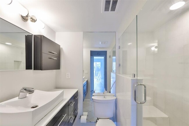 Building Photo - 3325 Bayshore Blvd