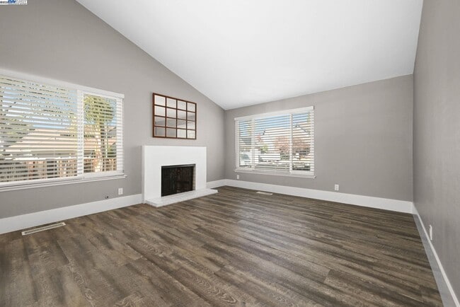 Building Photo - 2270 Bromfield Ct