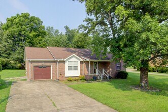 Building Photo - Updated 3bed 2 bath in St B with SEPARATE WORKSHOP around back.