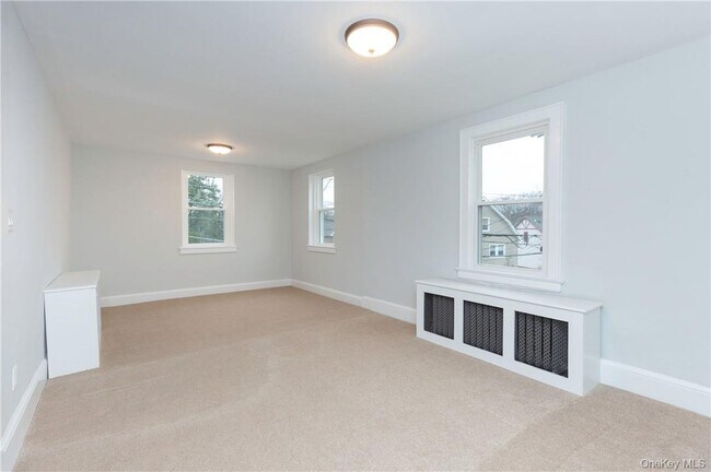 Building Photo - 167 Brook St