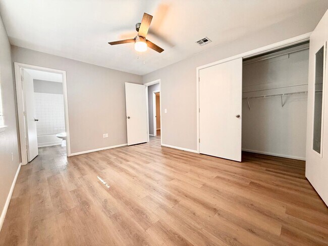 Building Photo - ***2607 Walker St***