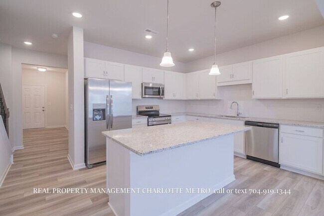 Building Photo - Stylish 3-Bedroom Gem Near I-485 & Charlotte Hotspots