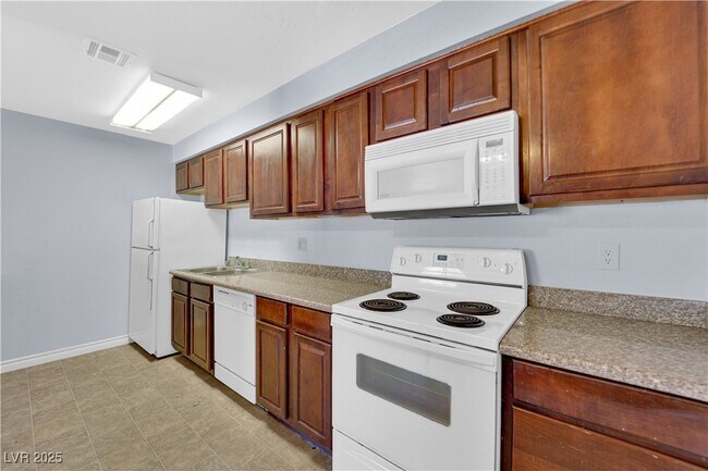 Building Photo - 5242 River Glen Dr