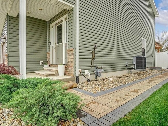 Building Photo - 1398 Orchard Lakes Cir