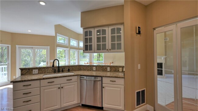 Building Photo - 158 Chelsea Cove
