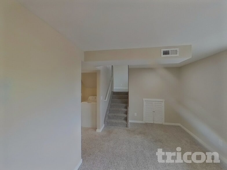 Building Photo - 3571 El Morro Rd