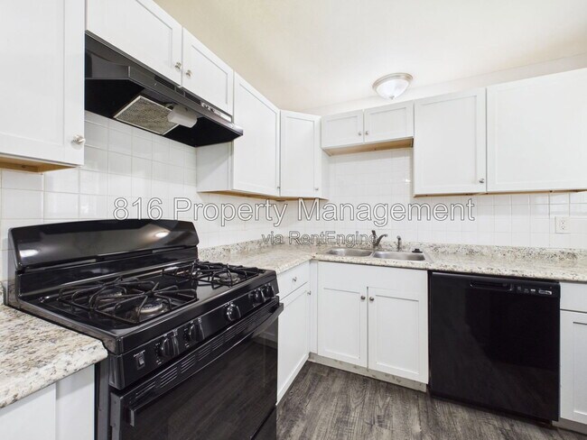 Building Photo - 8511 Crystal Ave