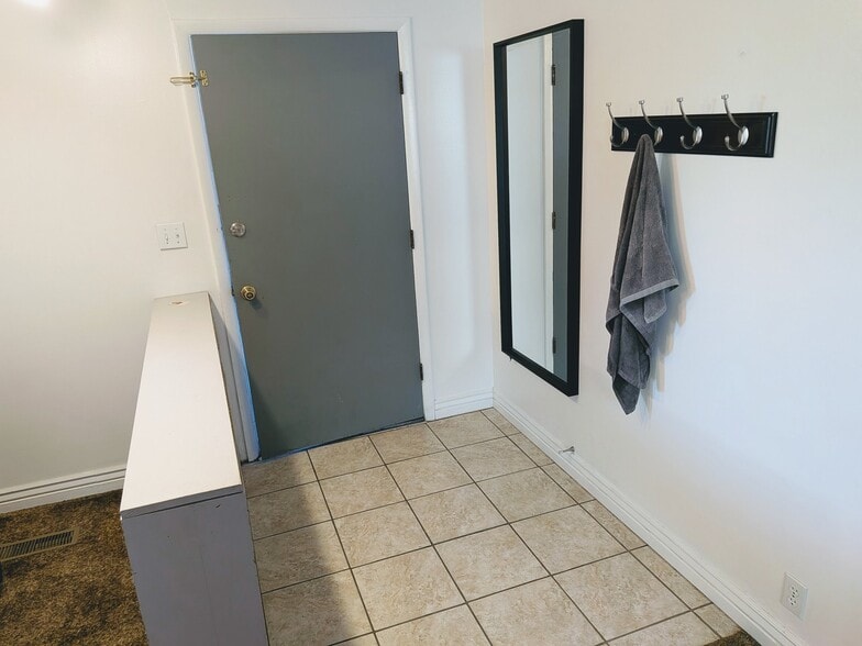Building Photo - 1454 S 320 E