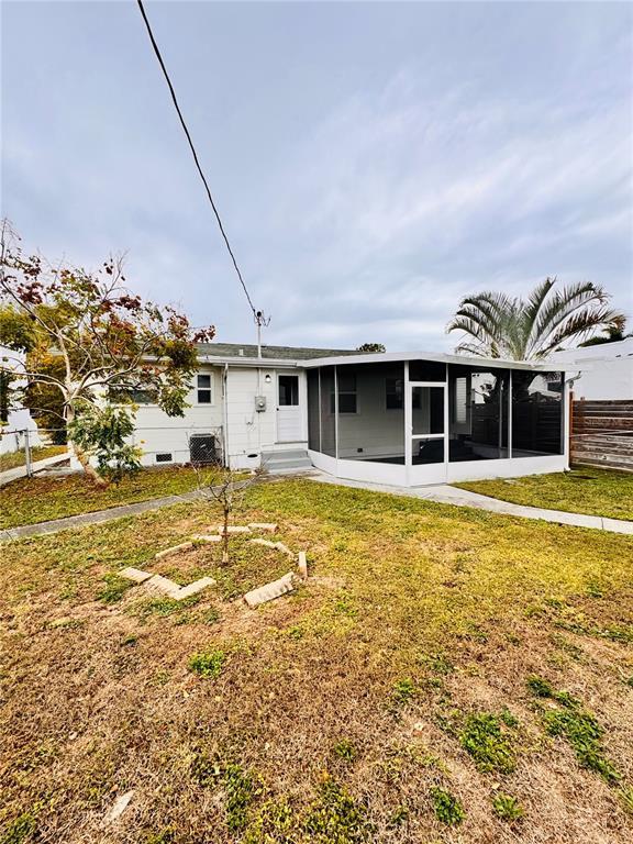 Building Photo - 2837 18th Ave N