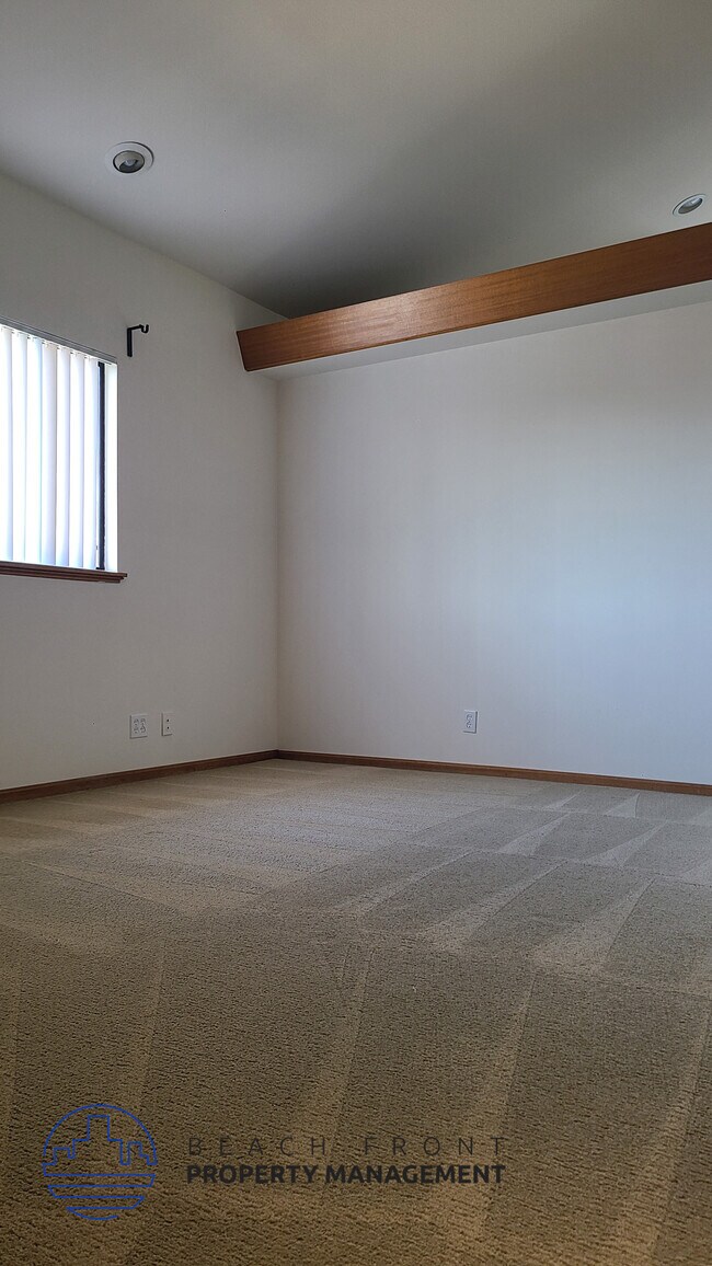 Building Photo - 11500 E 215th St